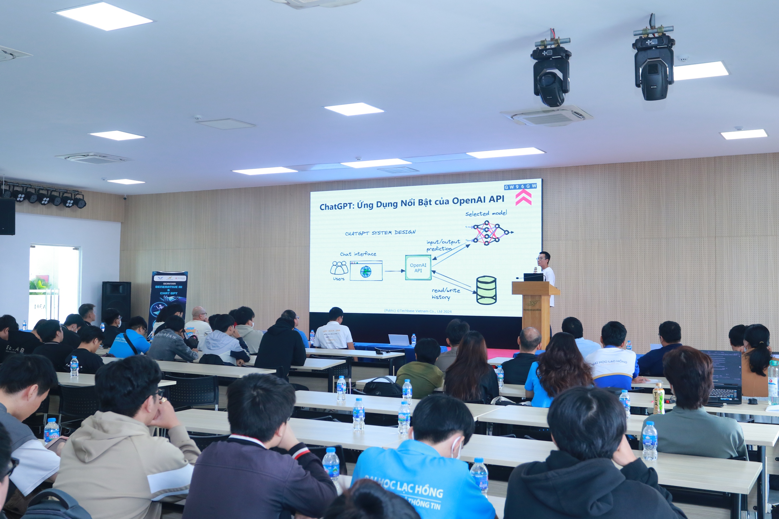 Sinh viên học trí tuệ nhân tạo tại Việt Nam