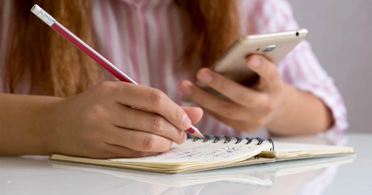 AI Lên Ngôi - Học Tập "Nhàn" Hơn Hay Gian Lận Tinh Vi Hơn? - Centrix