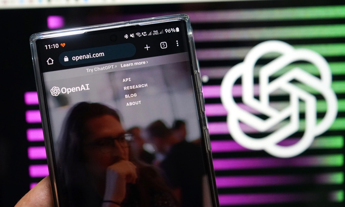 ChatGPT: Ai Đang Dùng AI? Bạn Có Đang Bỏ Lỡ Điều Gì? - Centrix