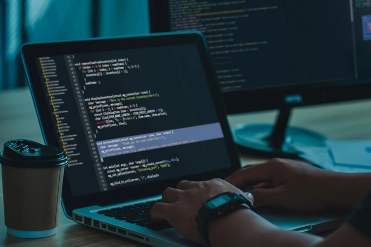 Vì sao nên dùng công cụ AI hỗ trợ viết code?