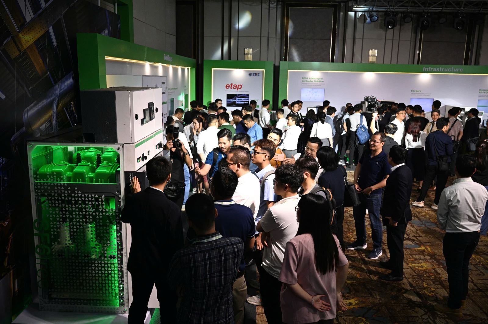 Tăng trưởng quy mô sản xuất bền vững thông qua số hóa và AI | baotintuc.vn